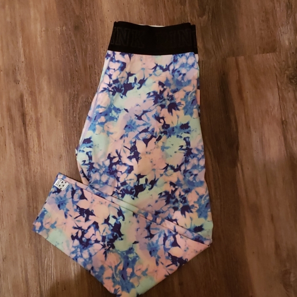 PINK Victoria's Secret Pants - PINK VS ULTIMATE CAPRI LEGGINGS. SZ. LARGE